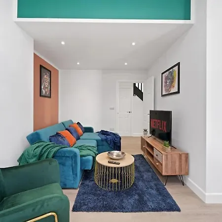 בית נופש Beautiful House With Private Garden - Mycityhaven *